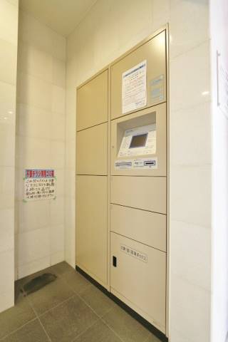 不在時も荷物のお受け取りが出来る宅配ボックスです