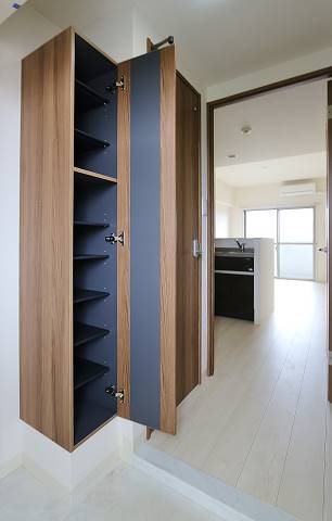 シューズボックスもたっぷり収納、靴が多い方も安心