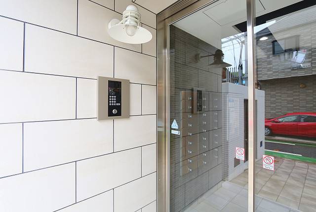 もちろんオートロック付きなのでセキュリティも充実