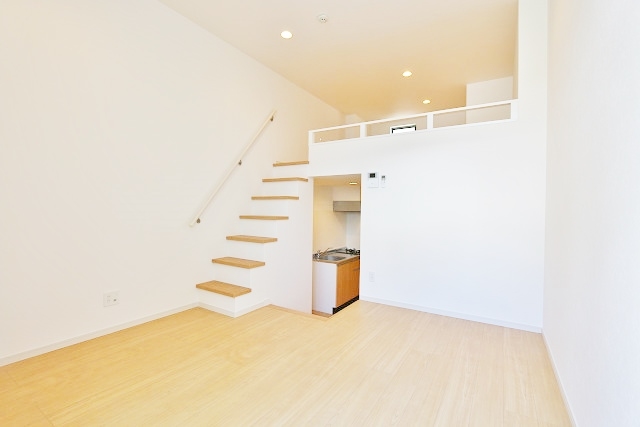 6.5帖の洋室はソファーも十分置くことができます