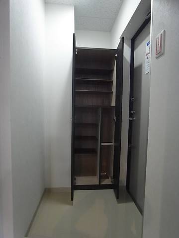 玄関にはたっぷり収納のシューズボックス