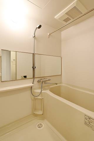 清潔感のある浴室です