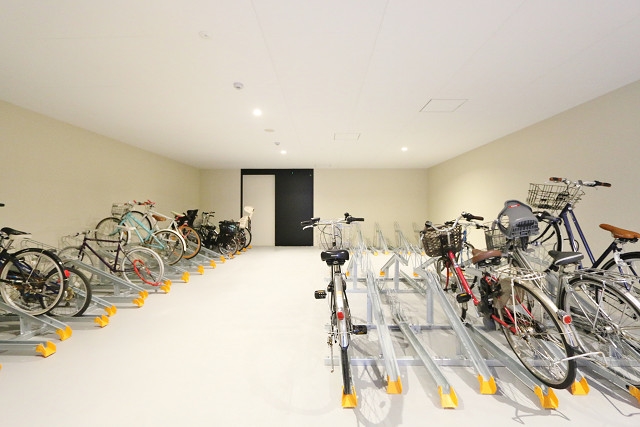 屋内の駐輪場は嬉しいですね