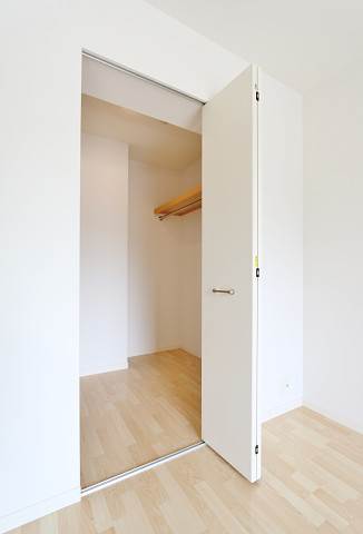 ウォークインクローゼットでお荷物の多い方も安心