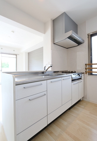 人気のカウンターキッチンです