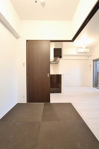 子供部屋としてもつかえそうな和室です