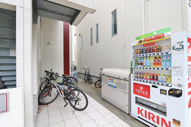 出てすぐに自動販売機があるのはいいですね