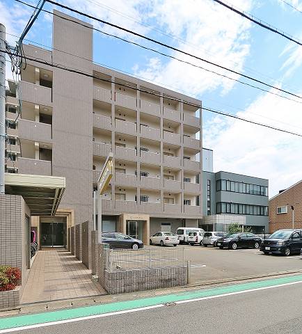 通り沿いなので安心です