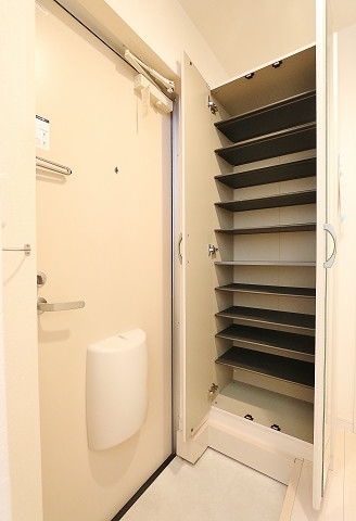 シューズボックスで玄関スッキリ