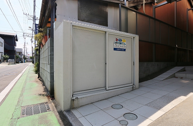 共用ゴミ捨て場もあります