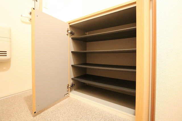 靴はここにしまえます