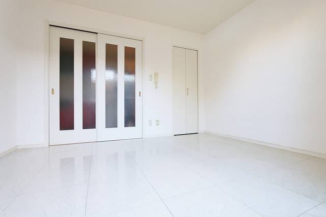 10帖の開放感のある洋室です