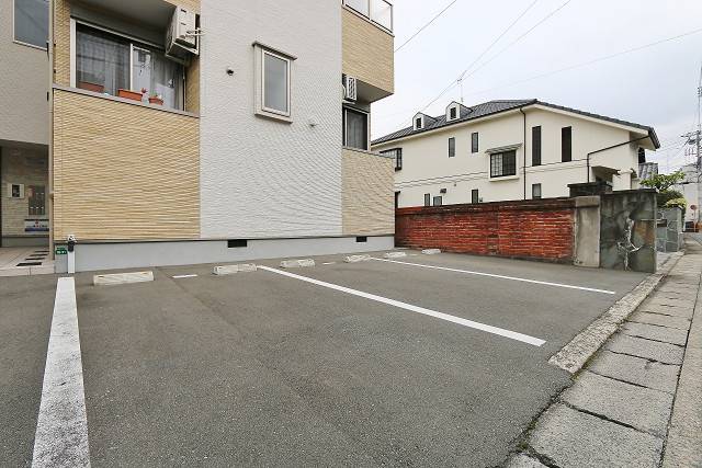敷地内駐車場完備
