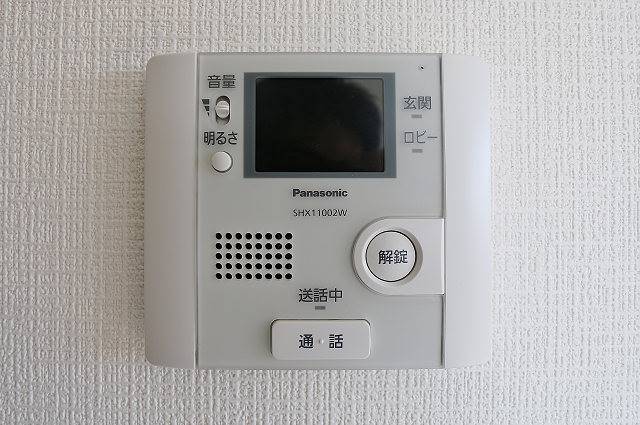 モニターフォンで来客を確認できます