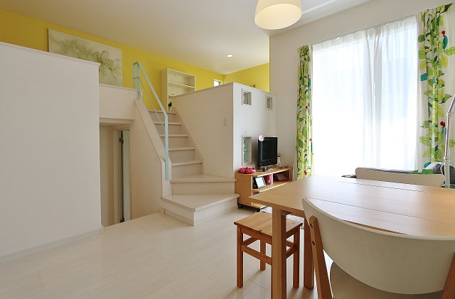 天井高で開放感があります