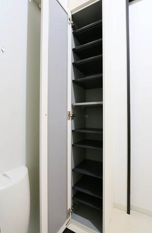 高さ調節ができるシューズBOX