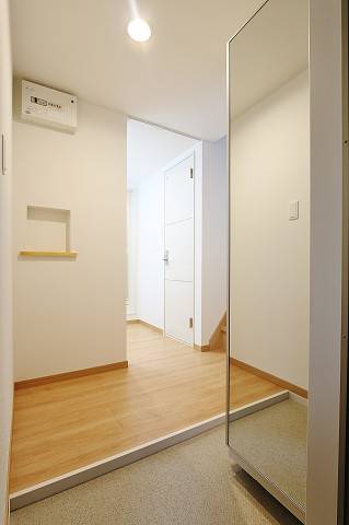 開放的な玄関スペースです