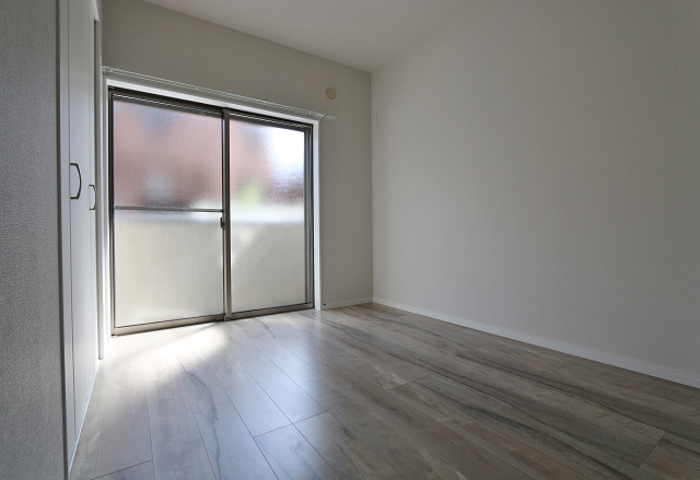 昼間は明るいので電気いらずです