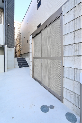 共用のごみ置き場です