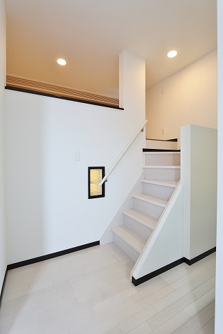 人気の階段タイプのロフトです