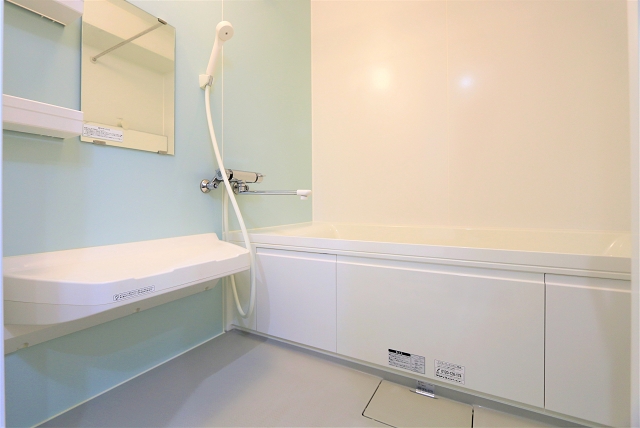 広い浴槽でリラックスできます