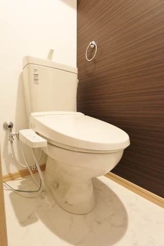 ウォシュレット完備ですね