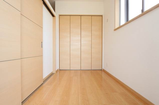 こちらは寝室にいかがでしょうか