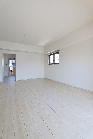 明るいリビングです