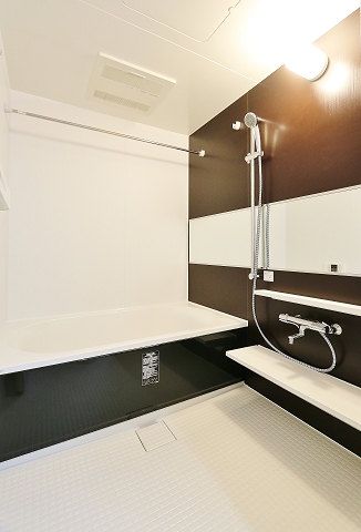 清潔感あるお風呂ですね