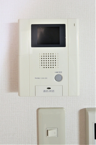 モニタホン付きで来客者が確認できます