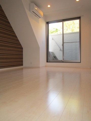 11帖超えの広々リビングです