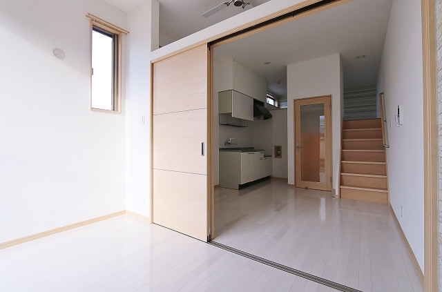 テレビとソファーも配置できる広さです