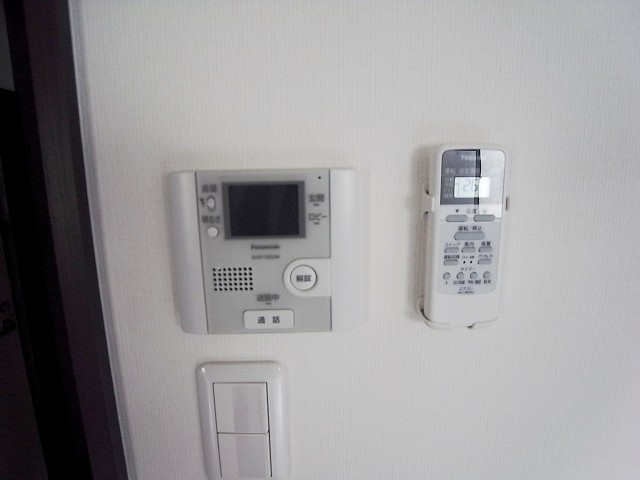 モニターフォンで来客を確認出来ます