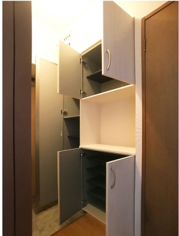 沢山の靴が収納できるシューズボックスです