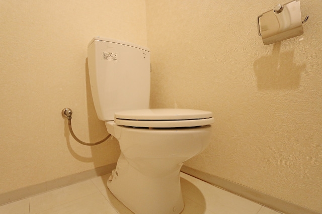 白を基調としたトイレ