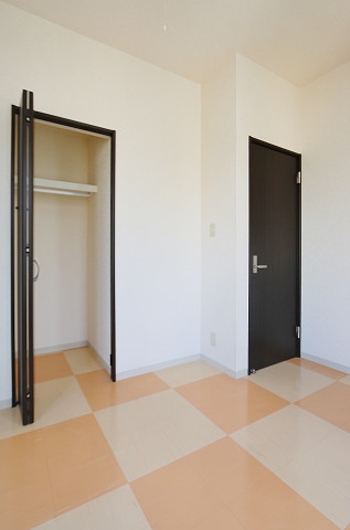 各居室に収納有ります