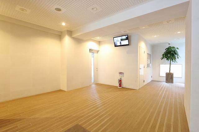 エントランスも広々です