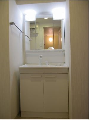 お出かけ前の身支度はこちらへ