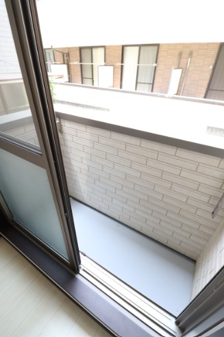 明るいバルコニー