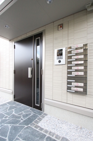 オートロックとALSOK付きで安心のセキュリティです