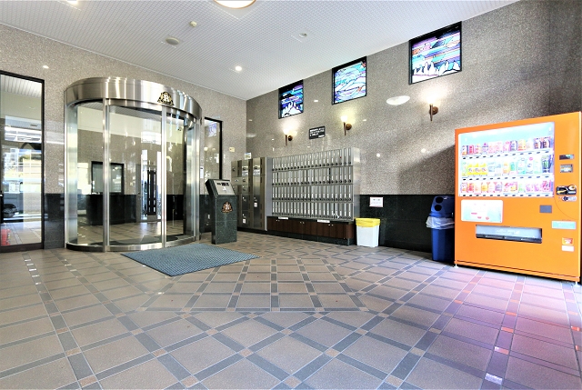 エントランスには自販機もあります
