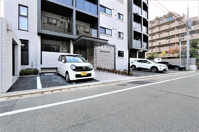 敷地内に駐車場もございます