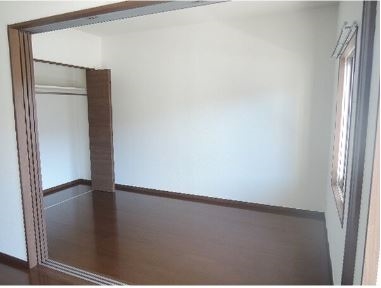 こちらは寝室にどうぞ