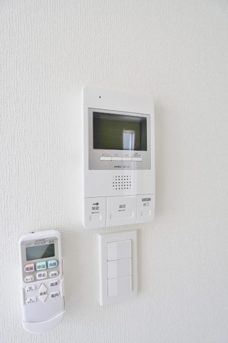 女性の方も安心のモニターフォン付き