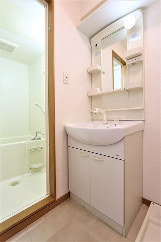 お出かけ前の身支度はこちらで