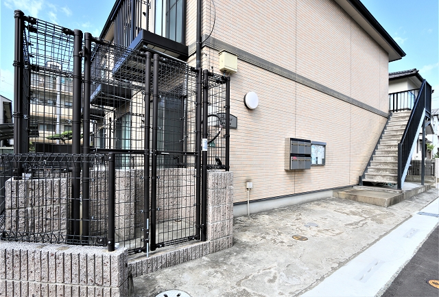 敷地内にゴミ置き場があります