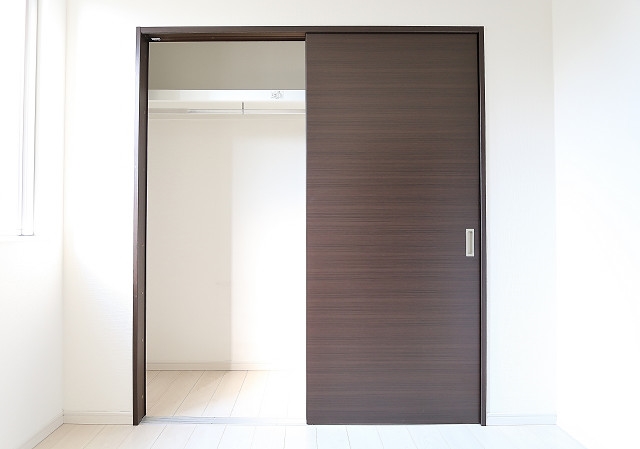 奥行きのあるクローゼットなので荷物が多い方も安心です