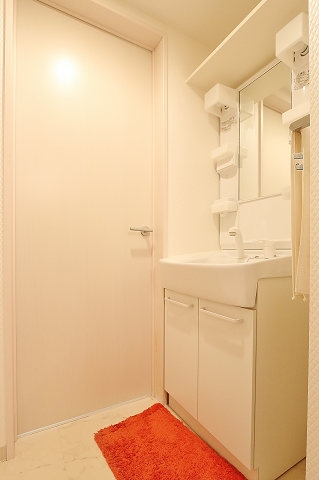 お出かけ前の身支度はこちらにて