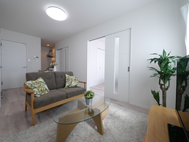 白を基調とした明るい室内です