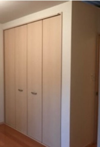 洋室それぞれに収納があります